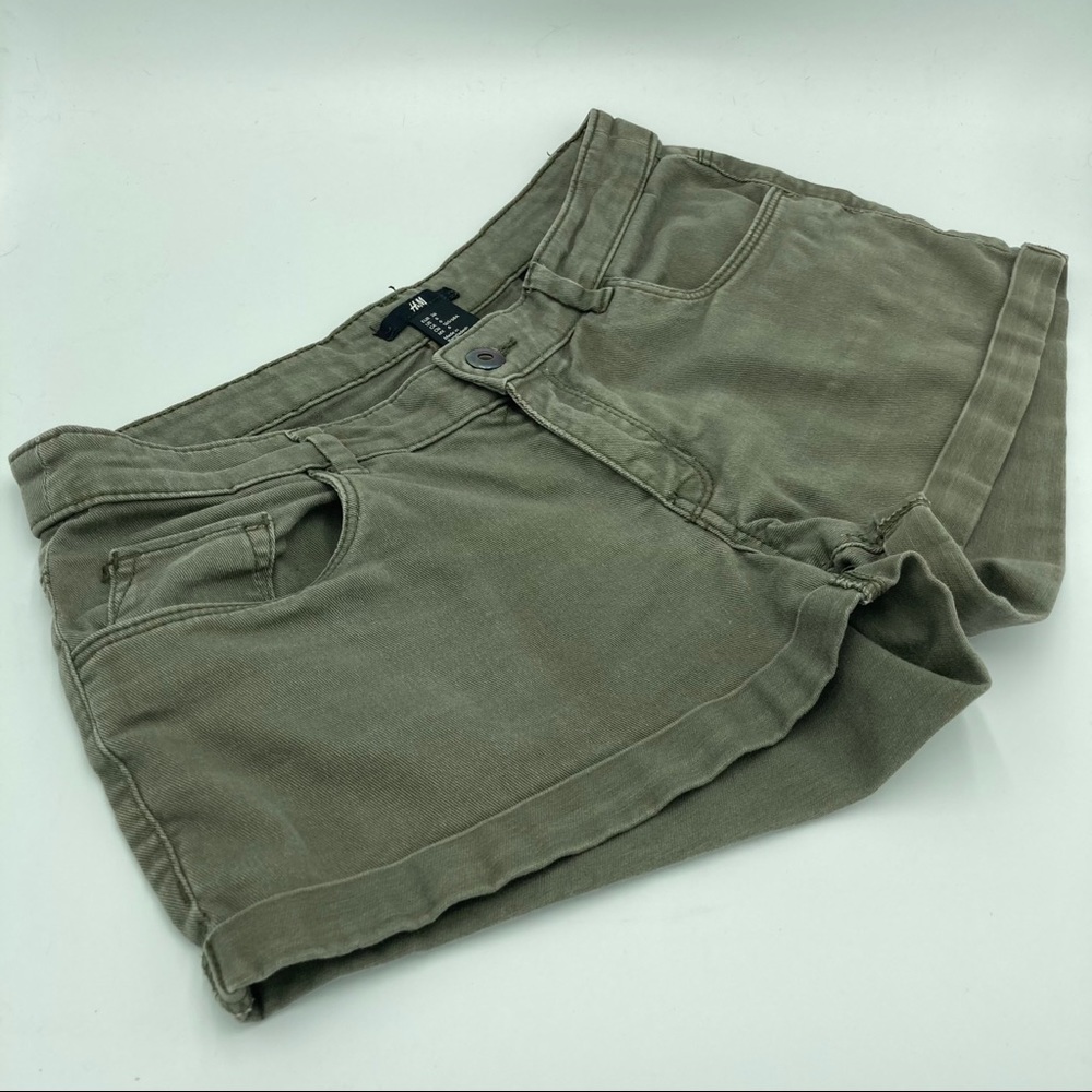 H&M green shorts size 6